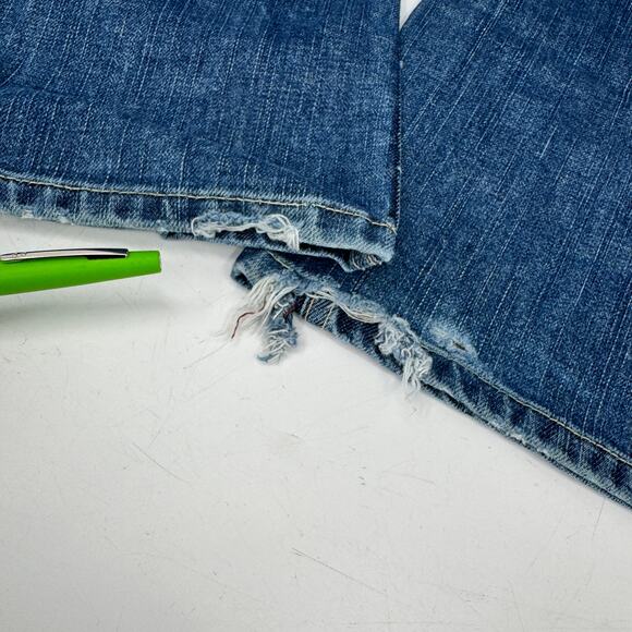 Tommy Bahama Jeans Mens 32x32 ACTUAL Indigo Palms Bootcut Blue Denim HEM WEAR - Picture 5 of 9